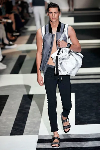 Look 23